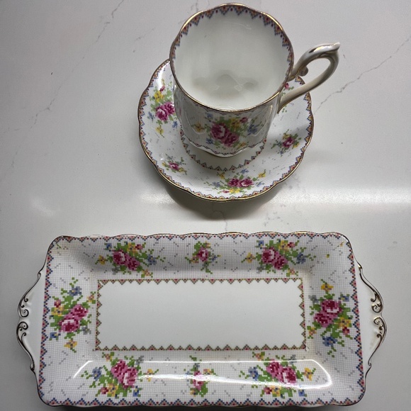 Vintage Royal Albert: 3 Piece Set - Picture 2 of 10